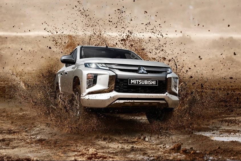 Броварське комунальне підприємство придбало два пікапи Mitsubishi L200