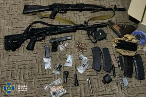 У Києві затриман організатор банди «чорних зброярів», яка продавала криміналітету кулемети та снайперські гвинтівки