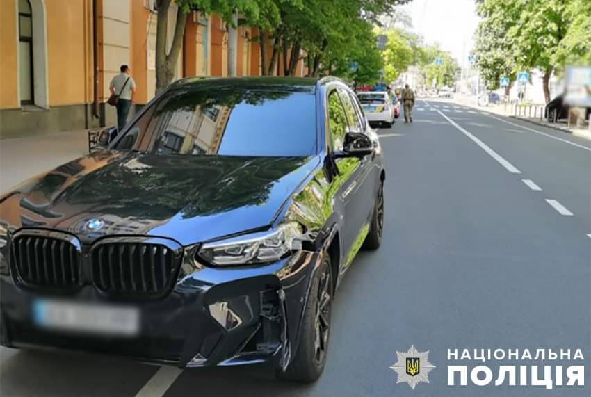 У столиці взяли під варту водія «BMW X3», який збив жінку на пішохідному переході