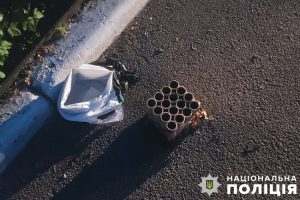 Поліцейські вручили підозру чоловіку, який сьогодні в Дарницькому районі запустив феєрверк