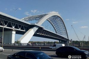 У збитковому будівництві Подільського мосту підозрюють директора підрядної організації