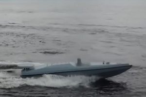 ГУР уразило морським дроном Magura V5 швидкісний катер росіян у Криму (відео)