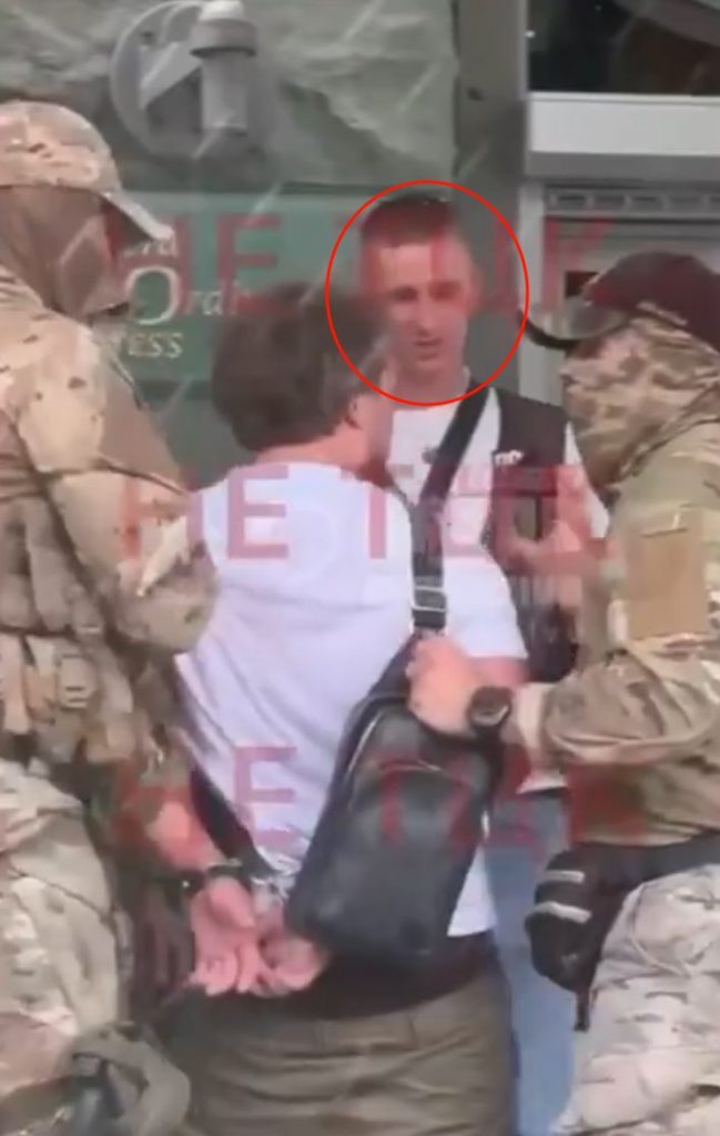 Поліція Києва звільнила співробітника, який фігурував у сутичці між нардепом Тищенком та колишнім військовим Павловим