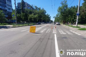 В Деснянському районі столиці водій BMW збив хлопчика на пішохідному переході