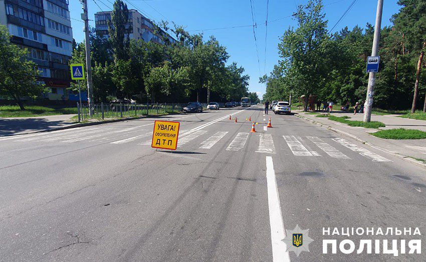 В Деснянському районі столиці водій BMW збив хлопчика на пішохідному переході