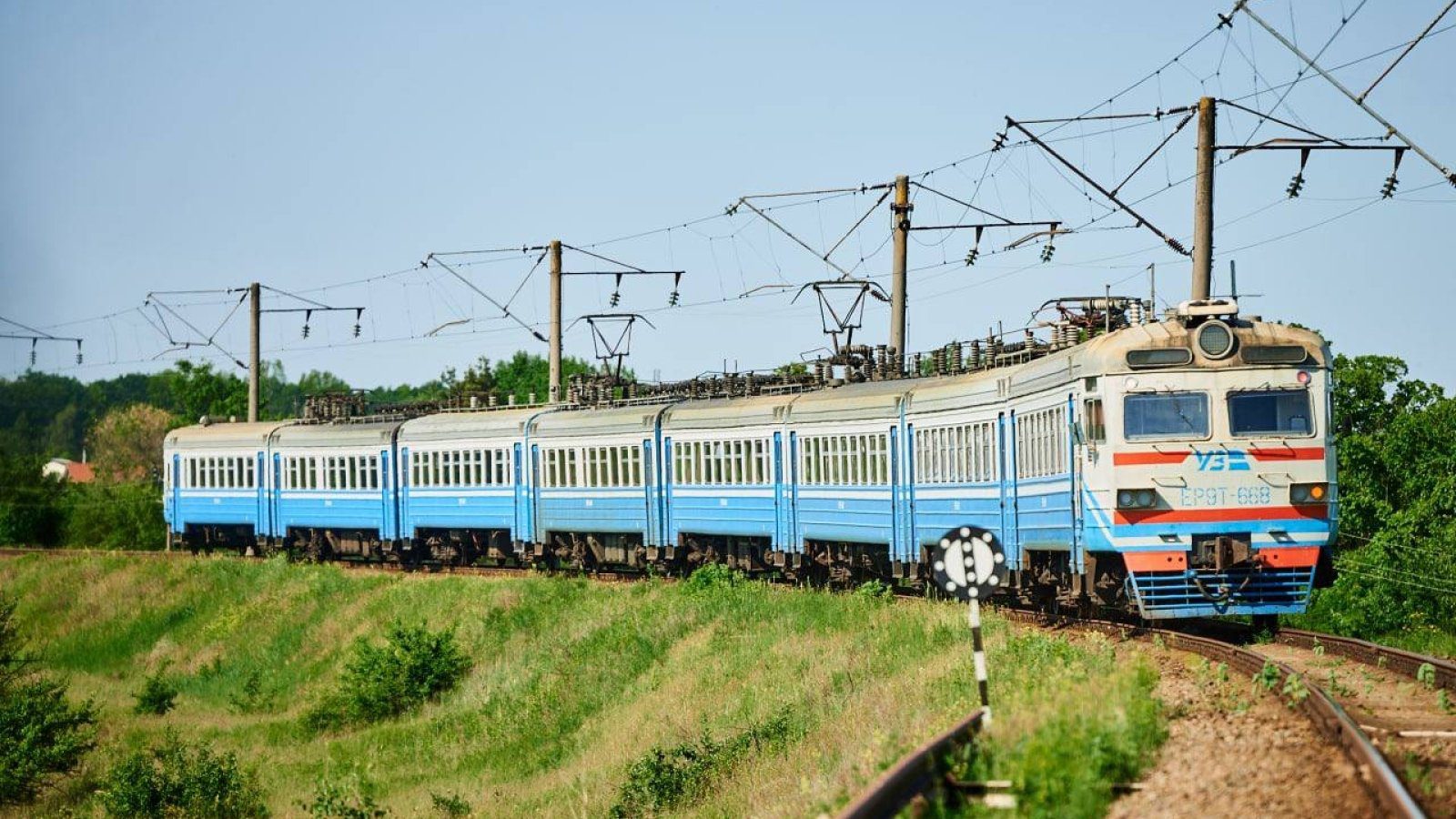 Приміські поїзди зі Славутича до Чернігова з 8 червня курсуватимуть за новим розкладом