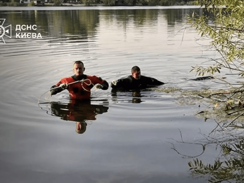 На Алмазному озері рятувальники виявили потопельницю