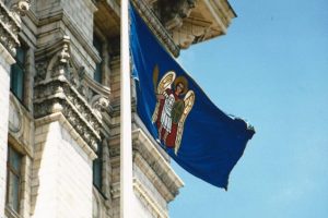 Київрада купить нові прапори з архангелом Михаїлом