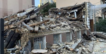 “Садиба Зеленських”: власники свавільно зруйнованої будівлі у центрі Києва обіцяють відновити старовинний будинок