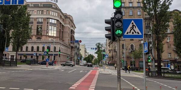 У Києві світлофори оснащують шафами резервного живлення на період відключень світла