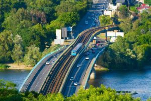 У Києві з понеділка, 15 липня, на місяць частково обмежать рух Броварським проспектом (схема)