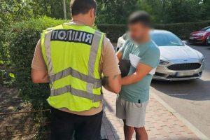 На початку повномасштабного вторгнення підприємець мав забезпечити Київ їжею, а натомість заволодів коштами