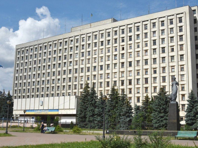 Київоблрада витратить понад 280 тисяч гривень на подарункові годинники з латуні