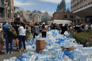 Поліцейські Києва перевіряють інформацію щодо отруєння питної води біля "Охмадит"