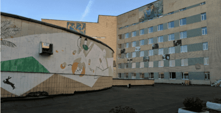 У дворі психіатрії на Кирилівській за 1,39 млн гривень відремонтують дорожнє покриття