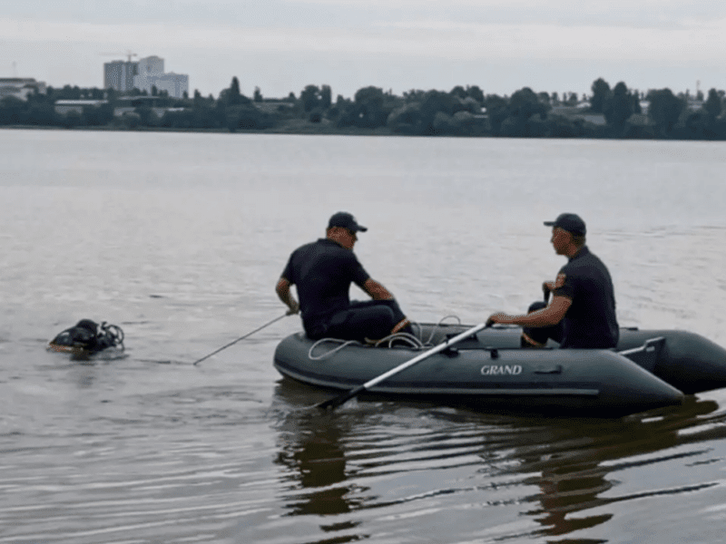 На озері Вирлиця у Києві потонув чоловік