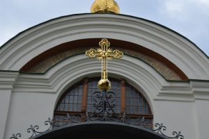 На історичне місце повернули хрест головного входу Софійського собору (фото)