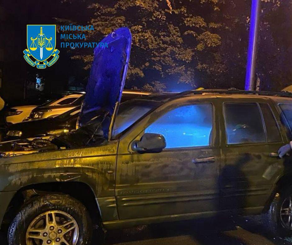 Підпал авто військового: поліція Києва затримала 27-річного чоловіка