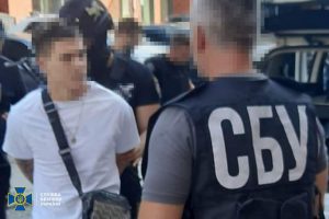 СБУ затримала ще три групи підпалювачів автівок, завербованих російськими спецслужбами