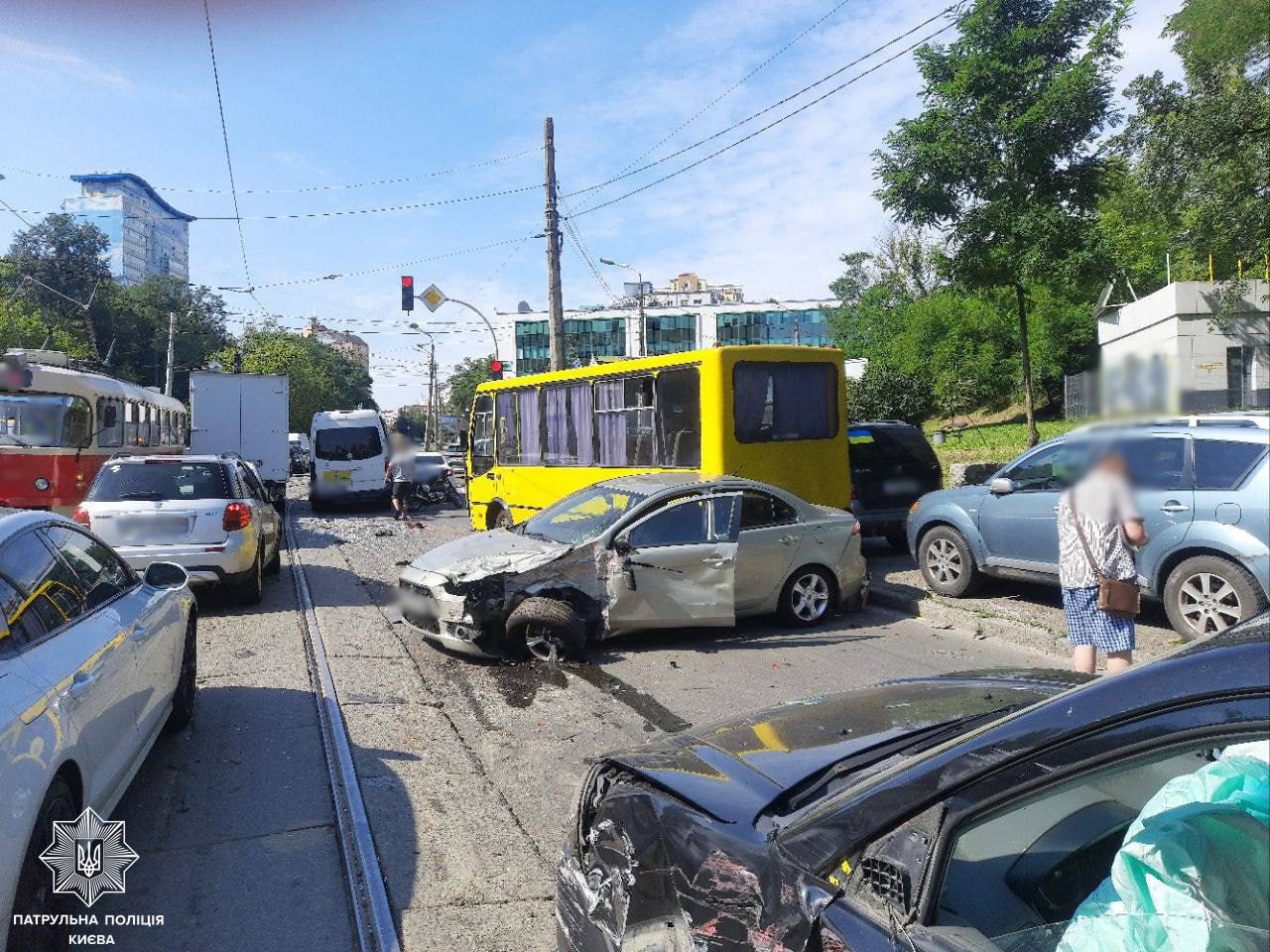 Трамвай, що спричинив аварію на вулиці Глибочицькій, був у справному стані, – КМДА 