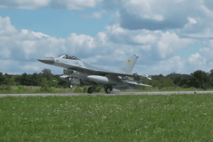 Винищувачі F-16 вже в небі України, - Зеленський (відео)