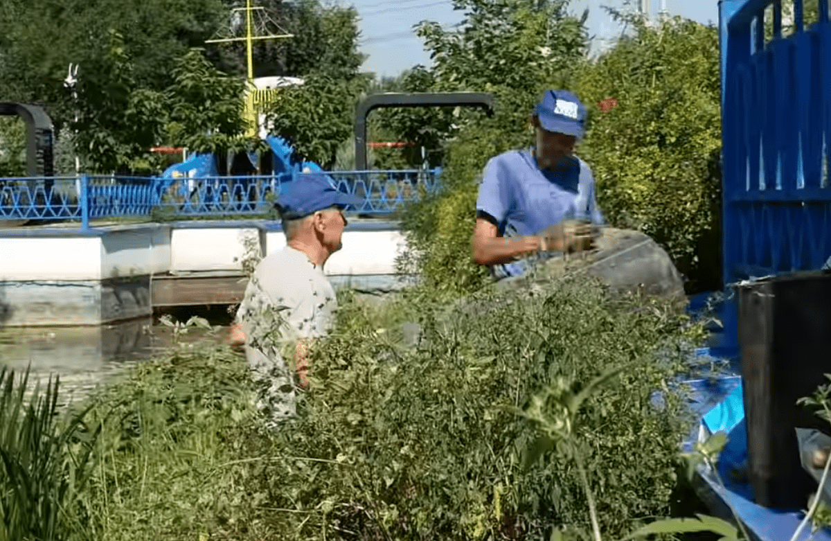 Столичні комунальники зупинили незаконне зливання відходів в озеро Підбірна