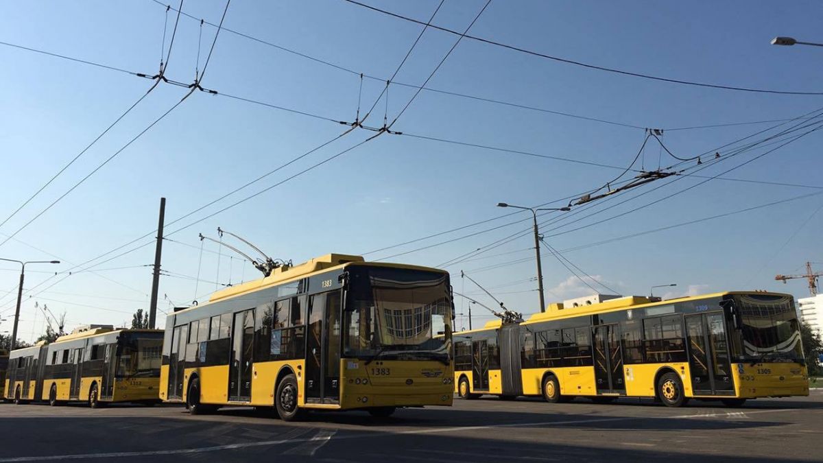 У Києві на 9 місяців закриють рух двох тролейбусних маршрутів (схеми)