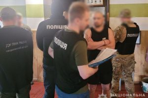 Судитимуть членів злочинного угруповання на чолі зі «смотрящим», які вимагали гроші з арештантів столичного СІЗО