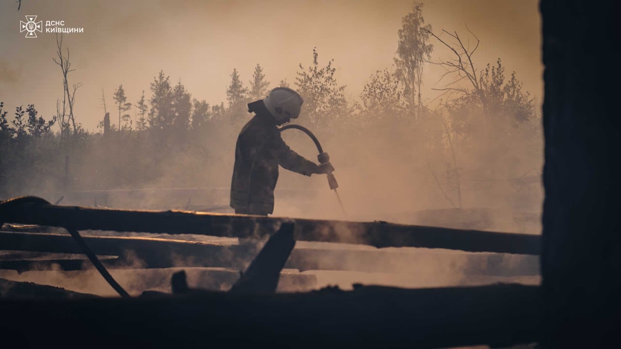 Пожежна небезпека: погода змінюється, але надвисокий ризик залишається