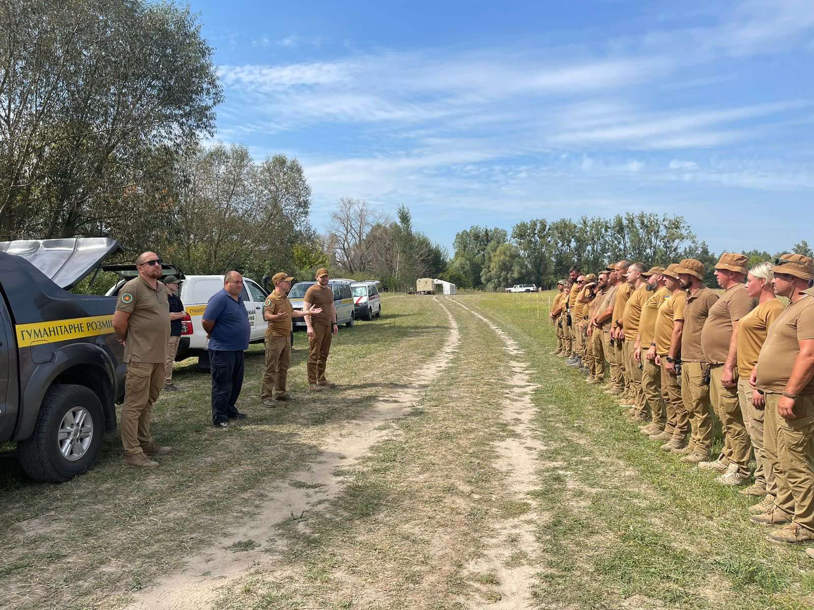 Хліб та міни: як сапери та фермери очищують Київщину від мін та вибухівки