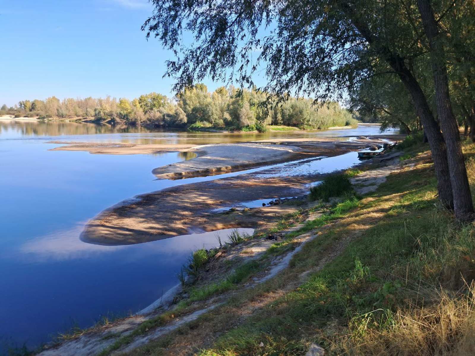 Вода у Десні в Броварському районі опустилася до найнижчого за сто років рівня