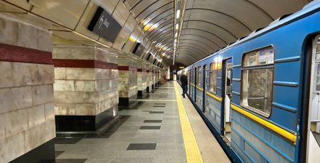 Столична "синя" лінія метро 12 вересня відновлює роботу відповідно до графіків руху (розклад)