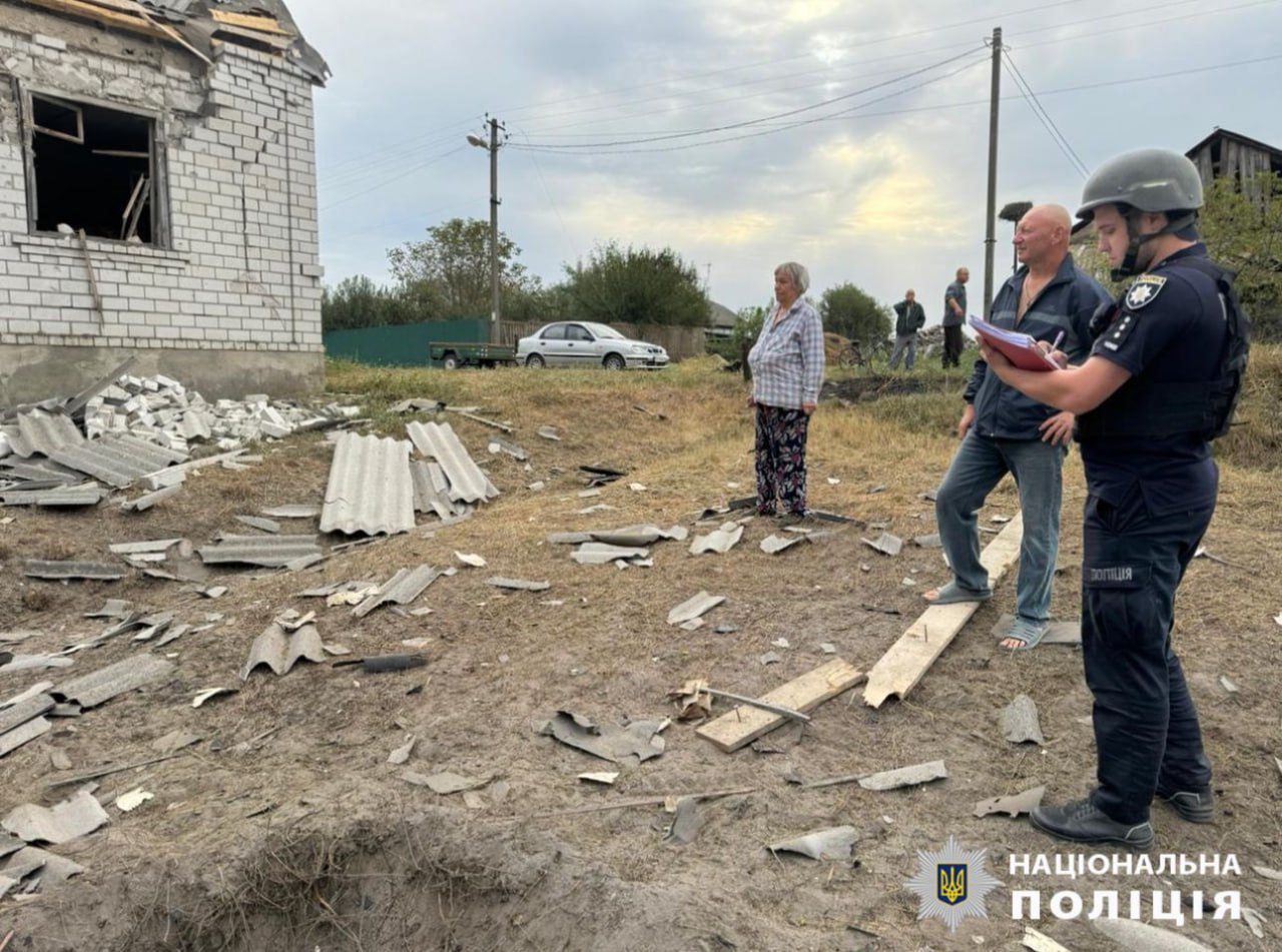 Внаслідок падіння уламків дронів є пошкодження 6 приватних будинків, - Руслан Кравченко