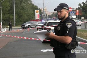 У Святошинському районі Києві зловмисник застрелив чоловіка: поліція затримала стрілка