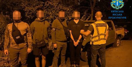 За підпал авто військових у Дарницькому та Оболонському районах повідомлено про підозру групі киян