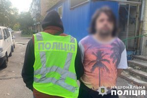 Поліція Києва затримала чоловіка, який на Хрещатику принижував загиблих воїнів