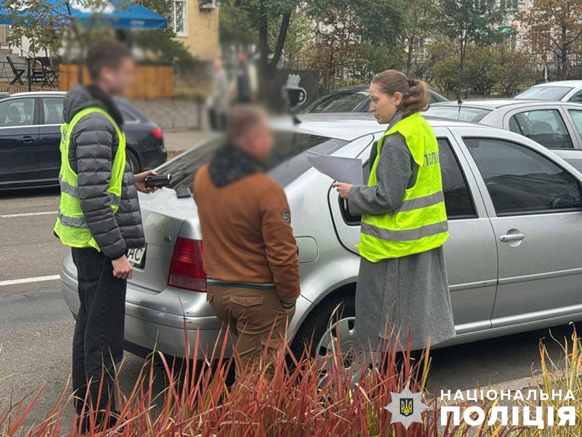 Паркові світильники з “націнкою”: у Києві фірмача підозрюють у розкраданні бюджету