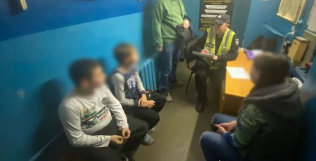 Інцидент з "міною" у столичному метро: поліція провела профілактичну бесіду з 10-річним "жартівником"