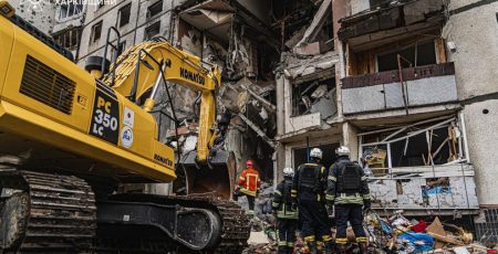 У Харкові з-під завалів багатоповерхівки дістали тіло 15-річного хлопця