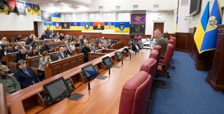 У Києві об’єкти благоустрою вздовж Оболонської набережної прийняли до комунальної власності