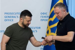 Президент Зеленський просить Раду погодитись на звільнення Генпрокурора Костіна