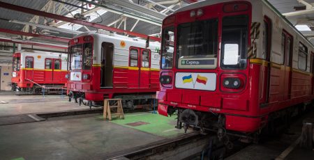 На зелену гілку столичної підземки випустили третій поїзд із вагонів, отриманих від Варшави