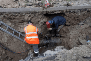 У Солом’янському районі стався витік води через прорив магістралі