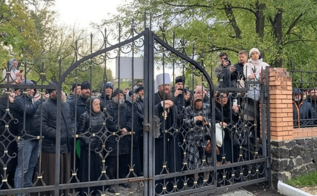 Поліція розслідує обставини сутичок біля черкаського Свято-Михайлівського собору