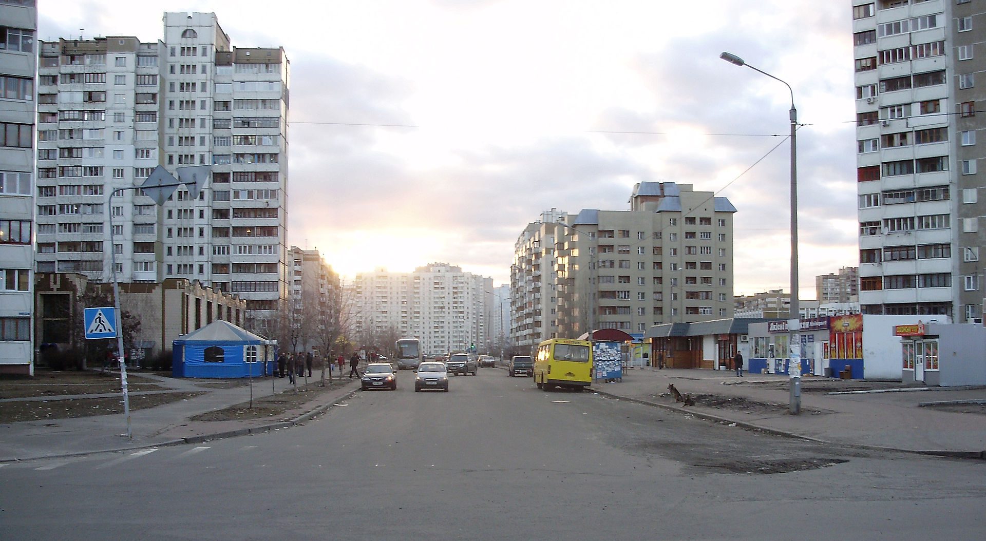 Обмеження руху: 17 жовтня у Києві частково закриють вулицю на Троєщині (схема)