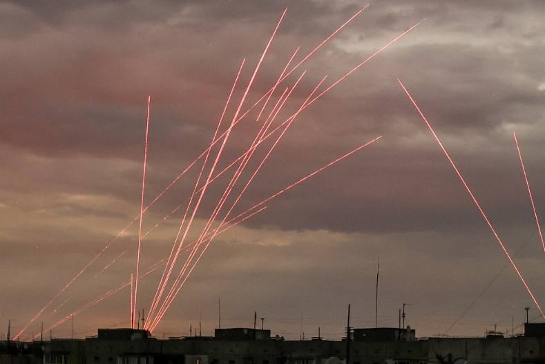 Уламки ракет впали у Соломʼянському та Голосіївському районах столиці