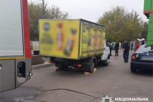 На Київщині вантажівка задавила пенсіонерку