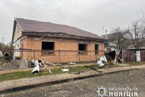 Внаслідок падіння уламків під час ракетної атаки на Київщину пошкоджено 10 приватних будинків, - Руслан Кравченко (фото)