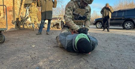 У Києві затримали рецидивіста, який за вказівкою рф намагався підірвати поліцейських (фото, відео)