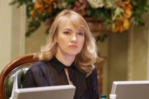 “6,5 млрд гривень були виділені на потреби ЗСУ з місцевих бюджетів рад та громад за ініціативи “Слуги Народу”, — депутатка Олена Шуляк